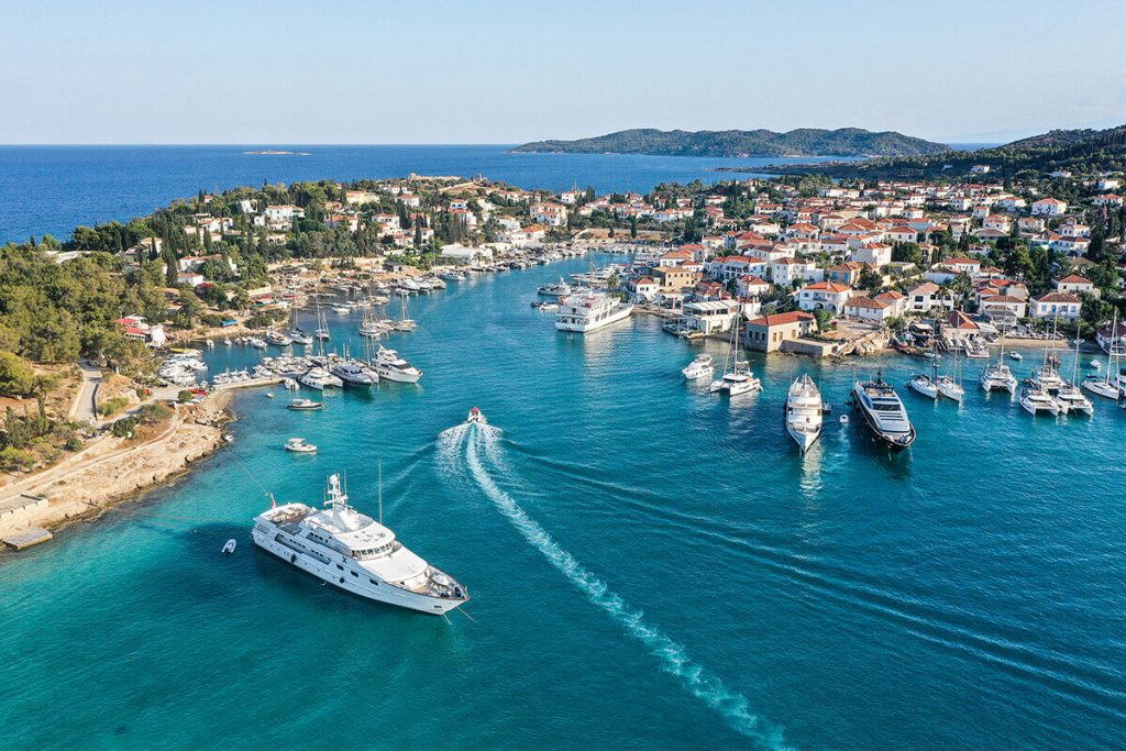 SPETSES ; KRITSALOS; KOSTAS 